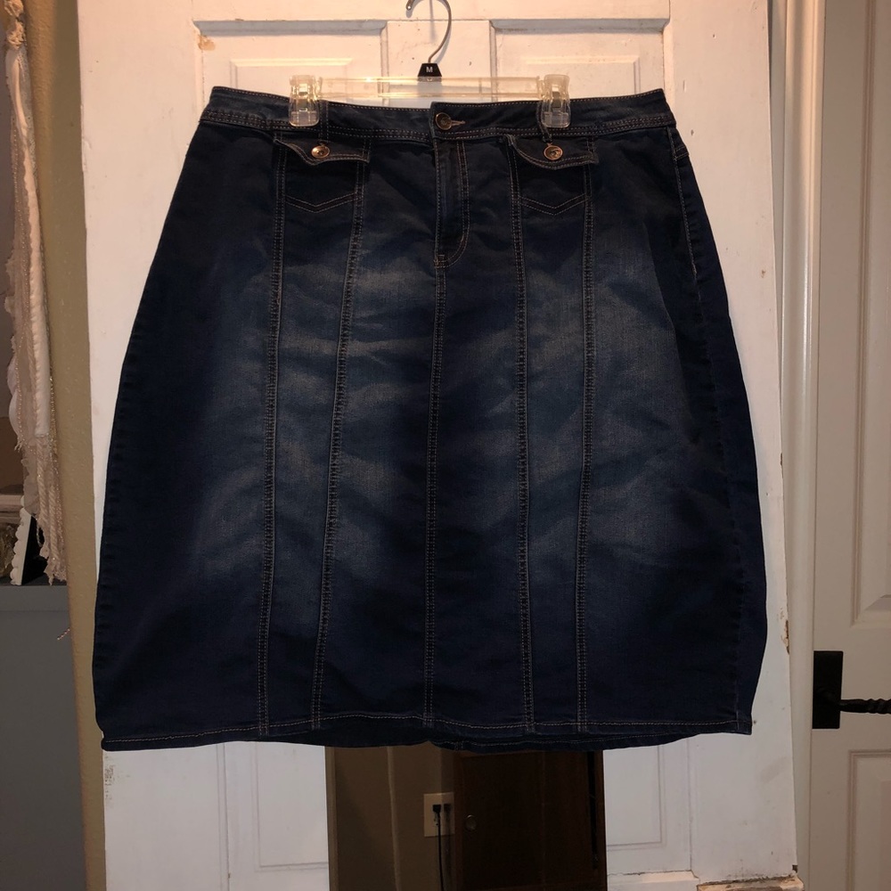 Cato Dark Wash Denim Skirt Size: 18W